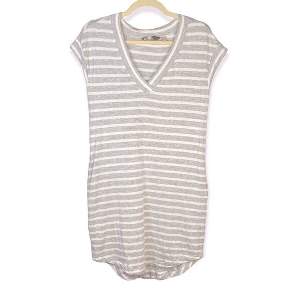 Athleta Casual Knit Mini Dress Short Sleeves V-Neck Stripes Gray White XS - Picture 3 of 14